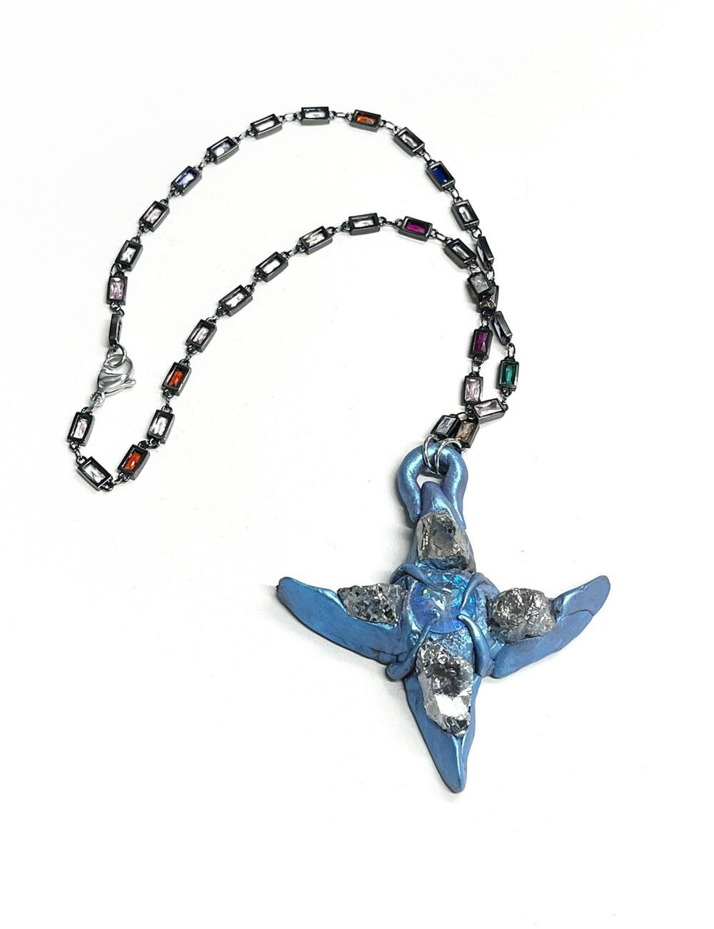 AMULET ON CHAIN_BLUE