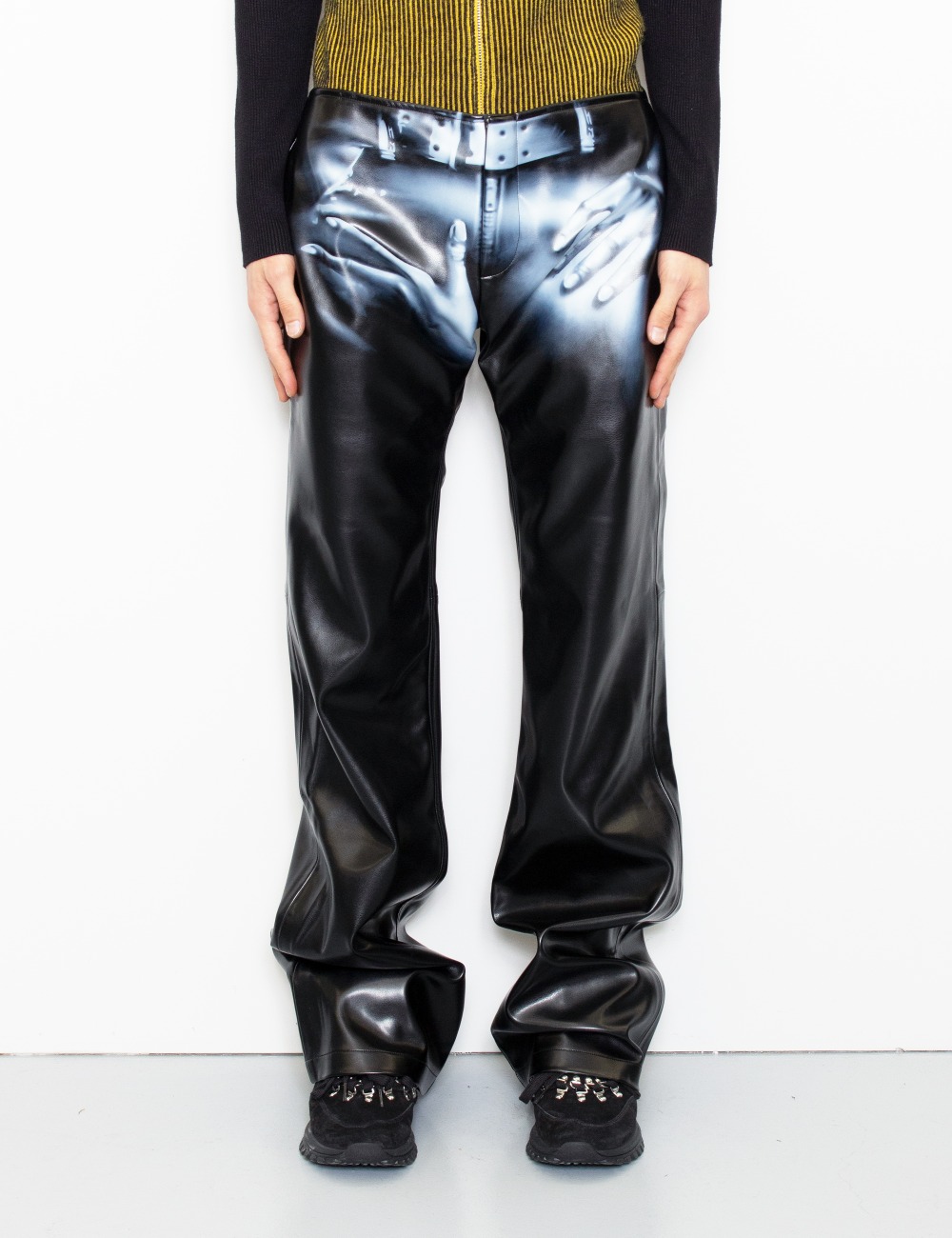 FAUX LEATHER PRINTED TROUSERS_BLACK